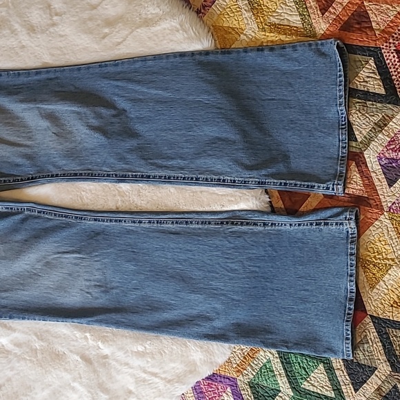 Jordache High Rise Flare Casual Y2K Style Light Wash Denim Blue Jeans Size 8 - Picture 3 of 12